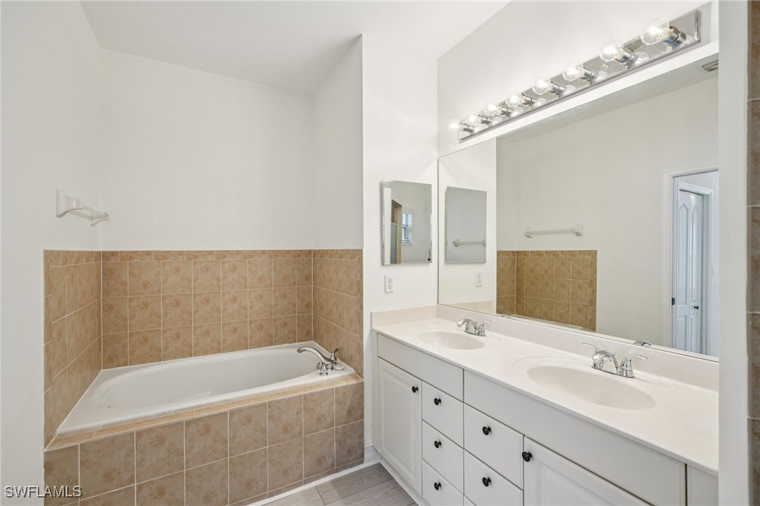 8088 Sanctuary Unit 1, Naples, FL 34104