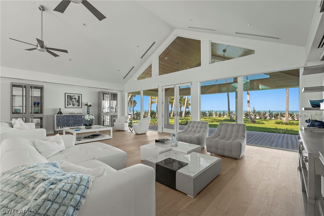 71 18th, Naples, FL 34102