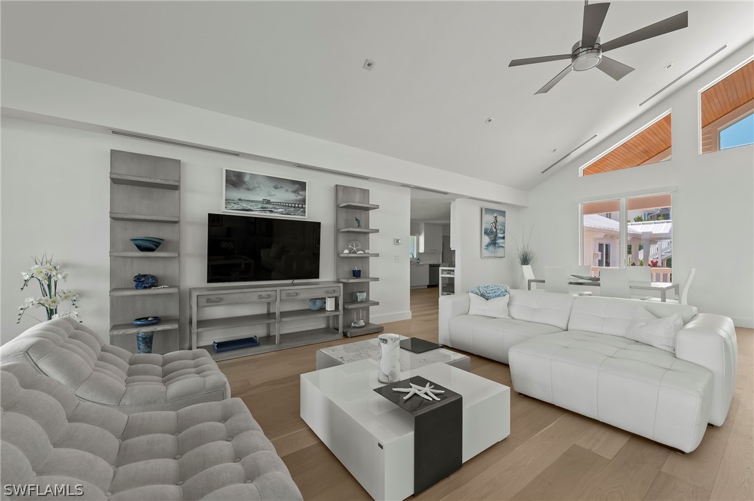71 18th, Naples, FL 34102