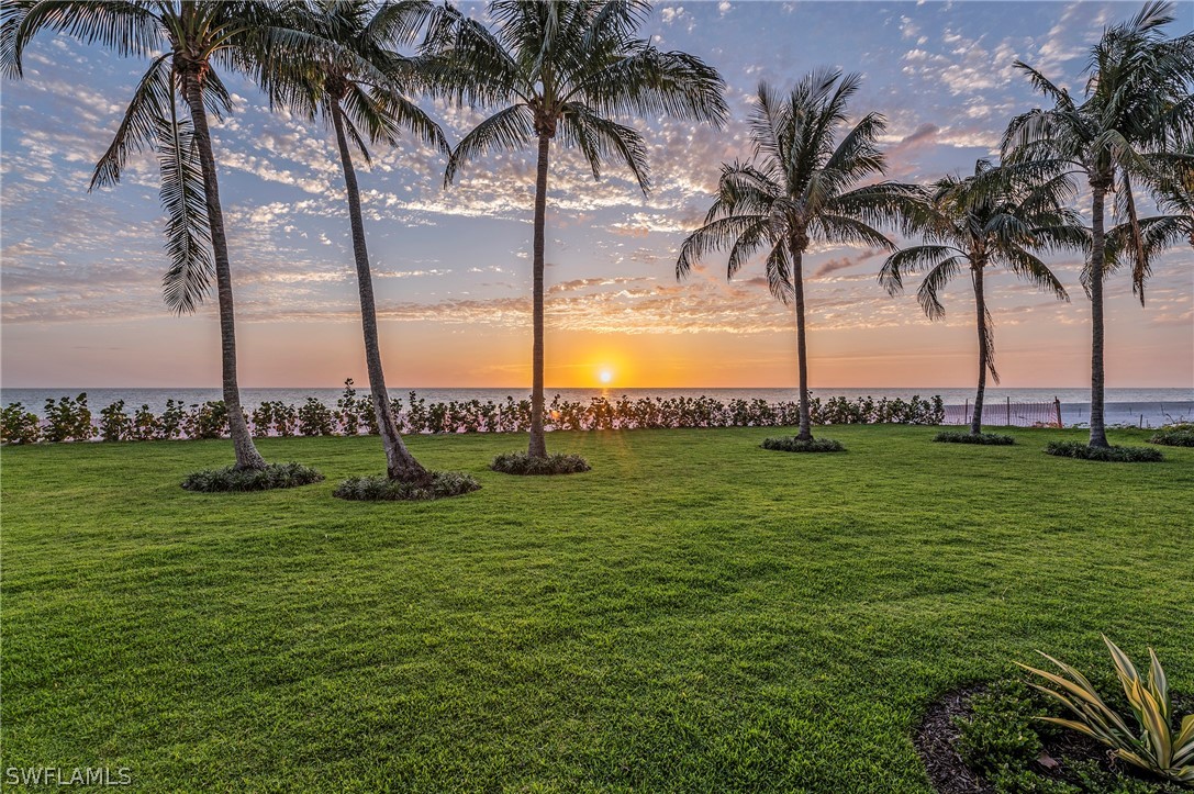 71 18th, Naples, FL 34102