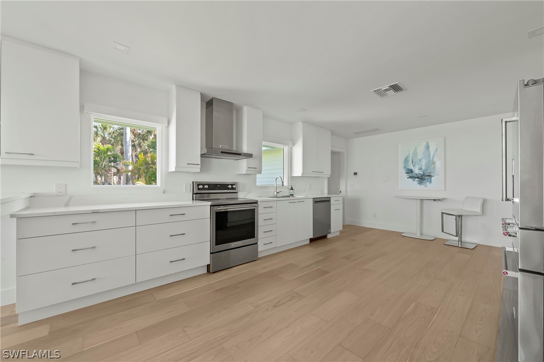 71 18th, Naples, FL 34102