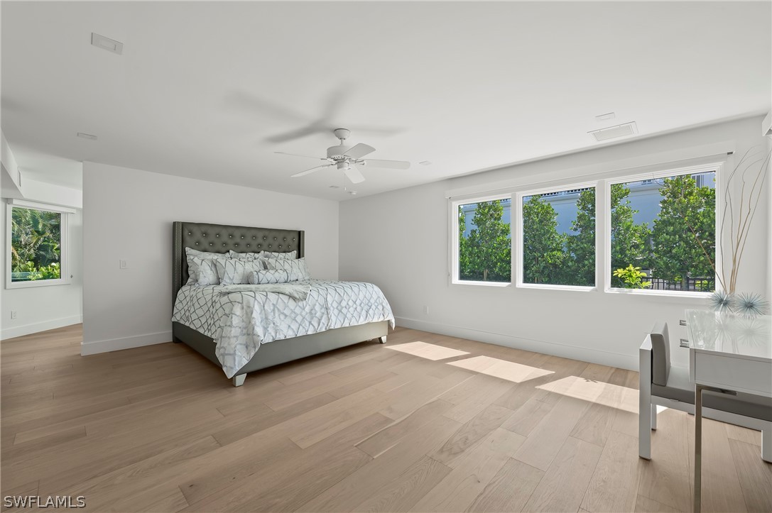 71 18th, Naples, FL 34102