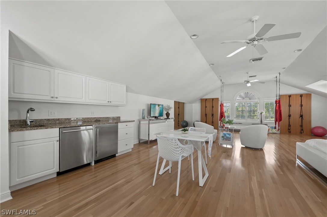 71 18th, Naples, FL 34102