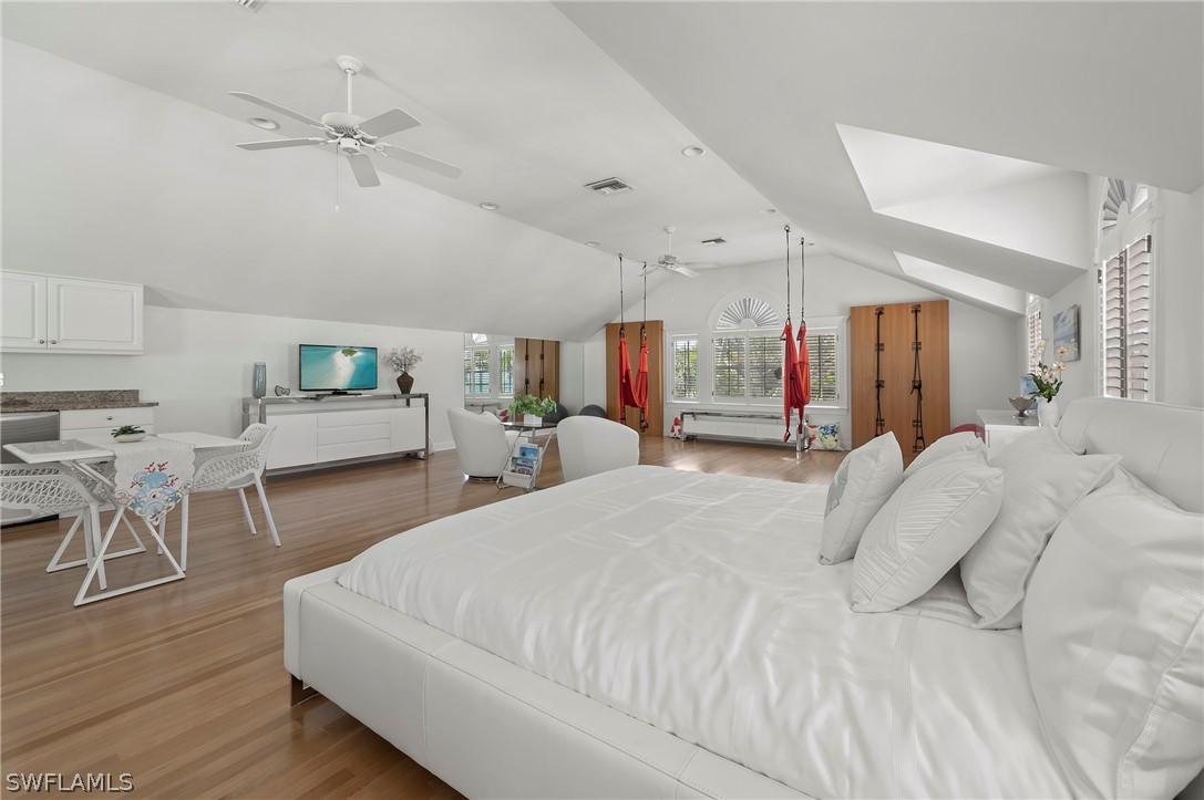 71 18th, Naples, FL 34102