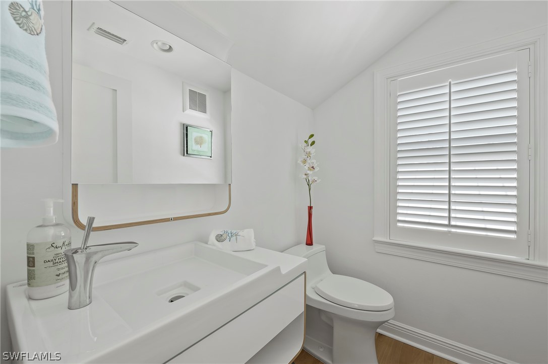 71 18th, Naples, FL 34102