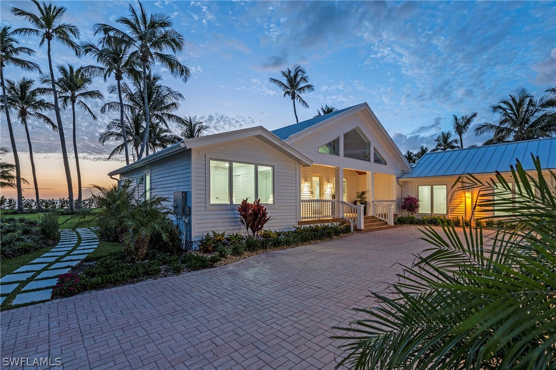 71 18th, Naples, FL 34102