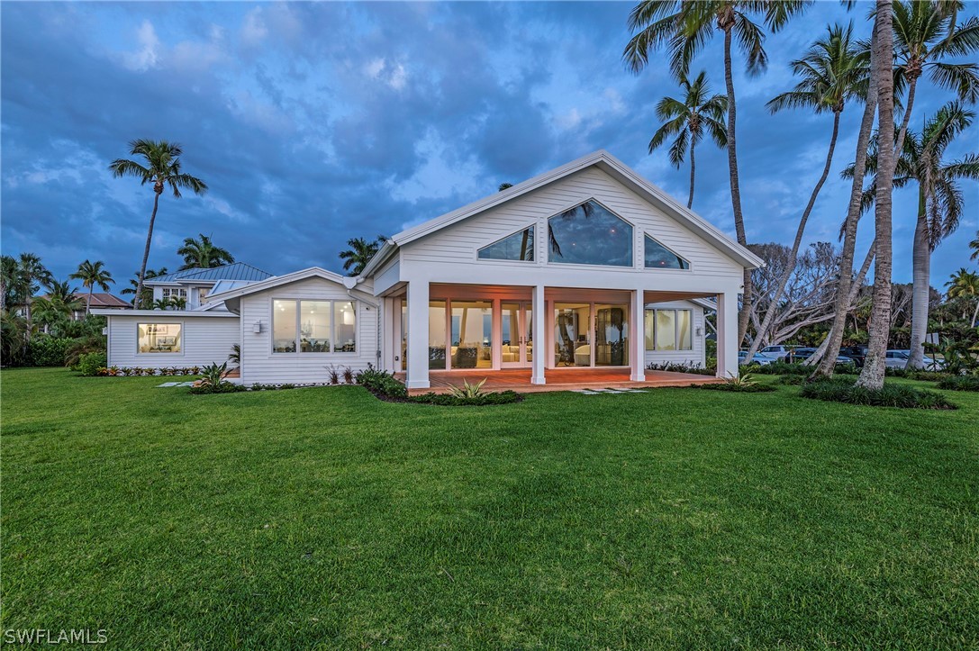 71 18th, Naples, FL 34102