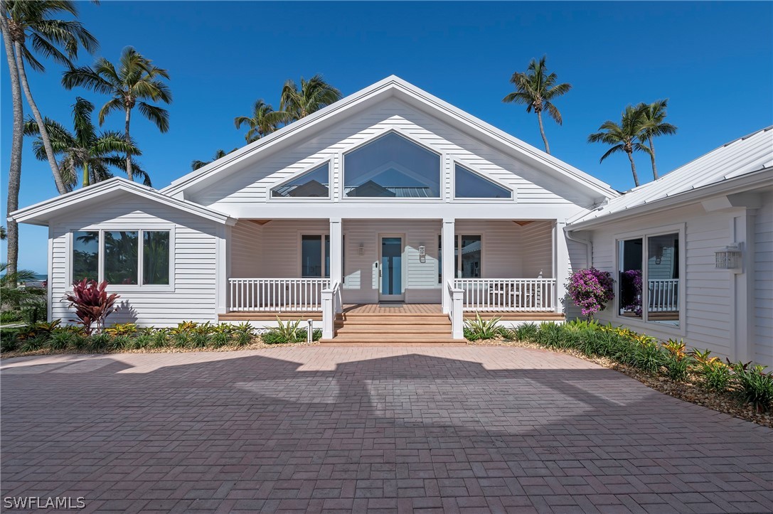 71 18th, Naples, FL 34102