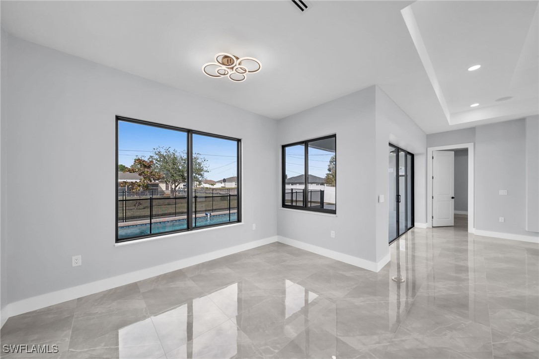 423 6th, Cape Coral, FL 33993