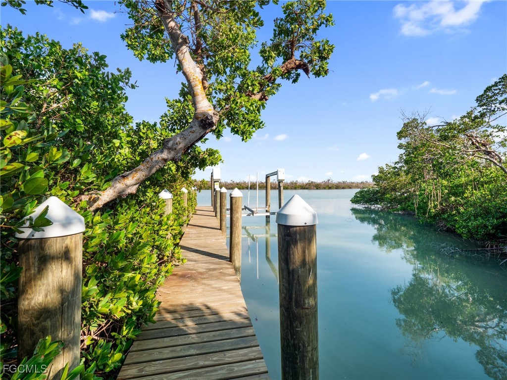 Dock