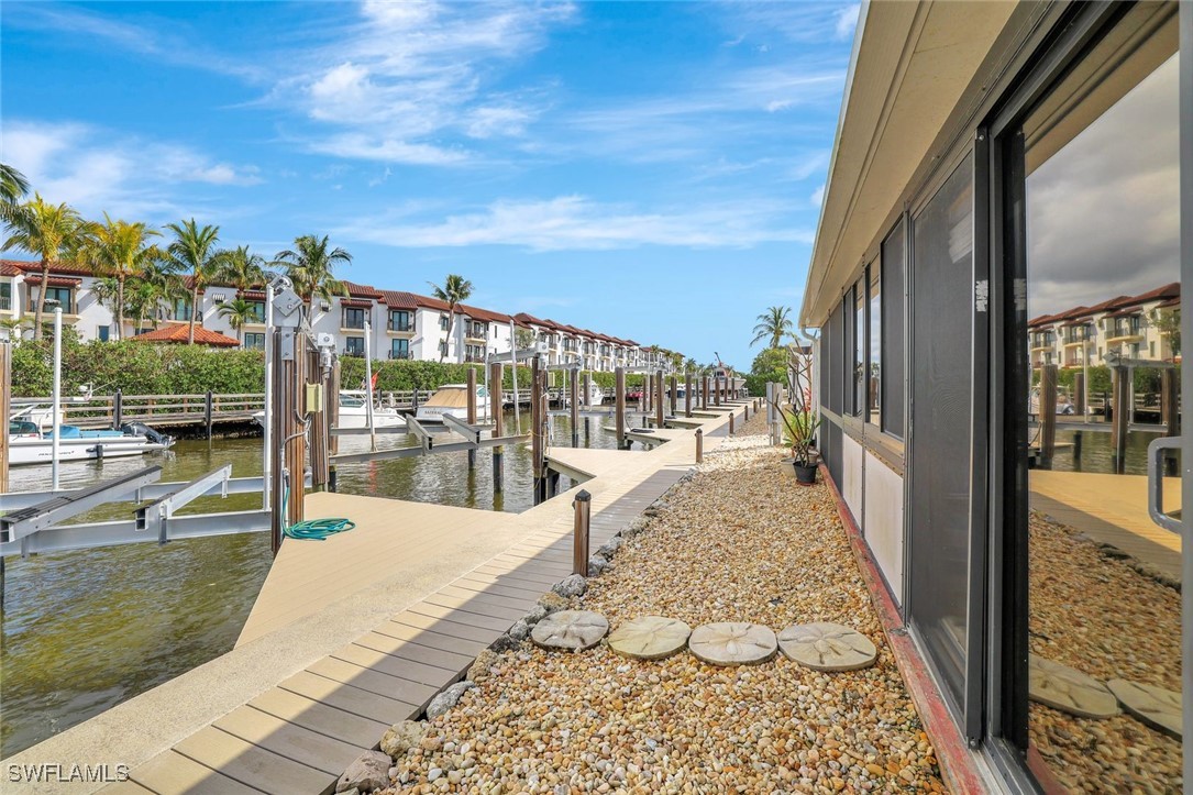 Dock