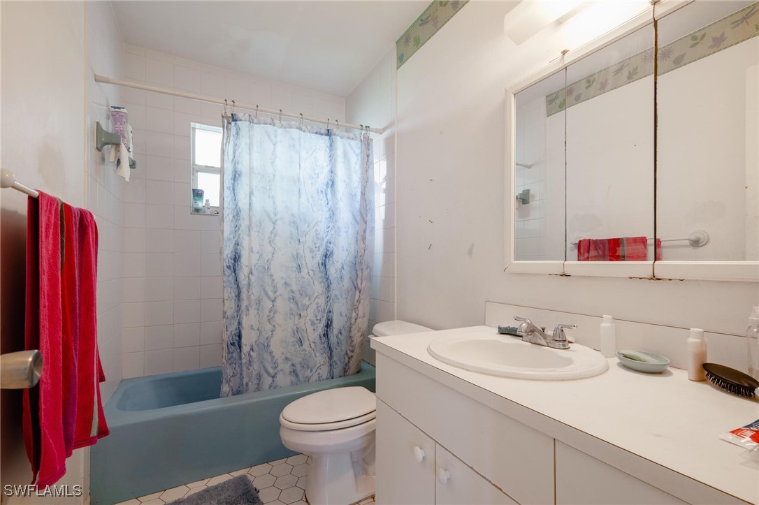 1208 Barnsdale, Lehigh Acres, FL 33936