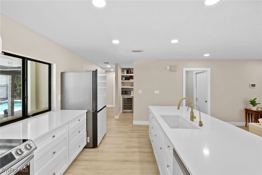 3221 68th, Naples, FL 34105