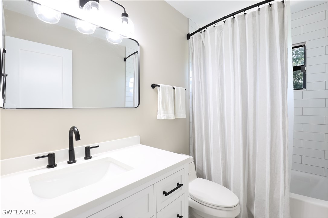 3221 68th, Naples, FL 34105