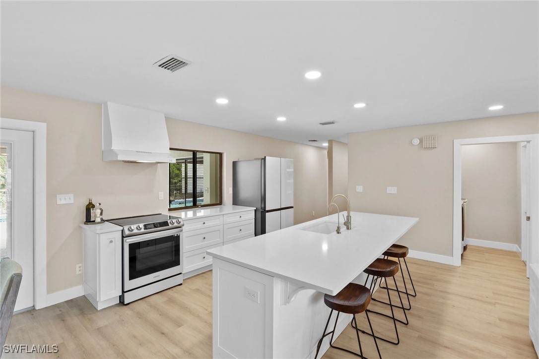 3221 68th, Naples, FL 34105