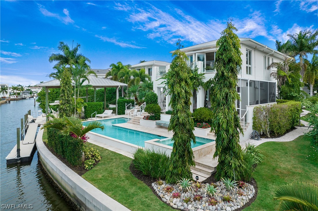2290 Tarpon, Naples, FL 34102