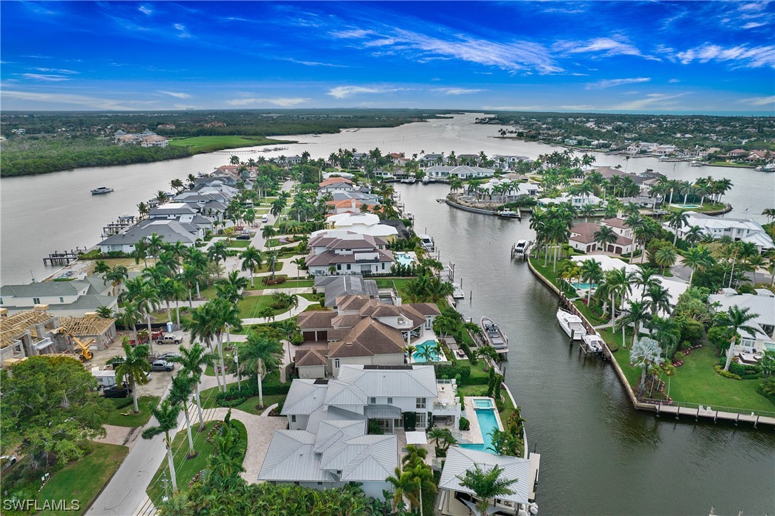 2290 Tarpon, Naples, FL 34102