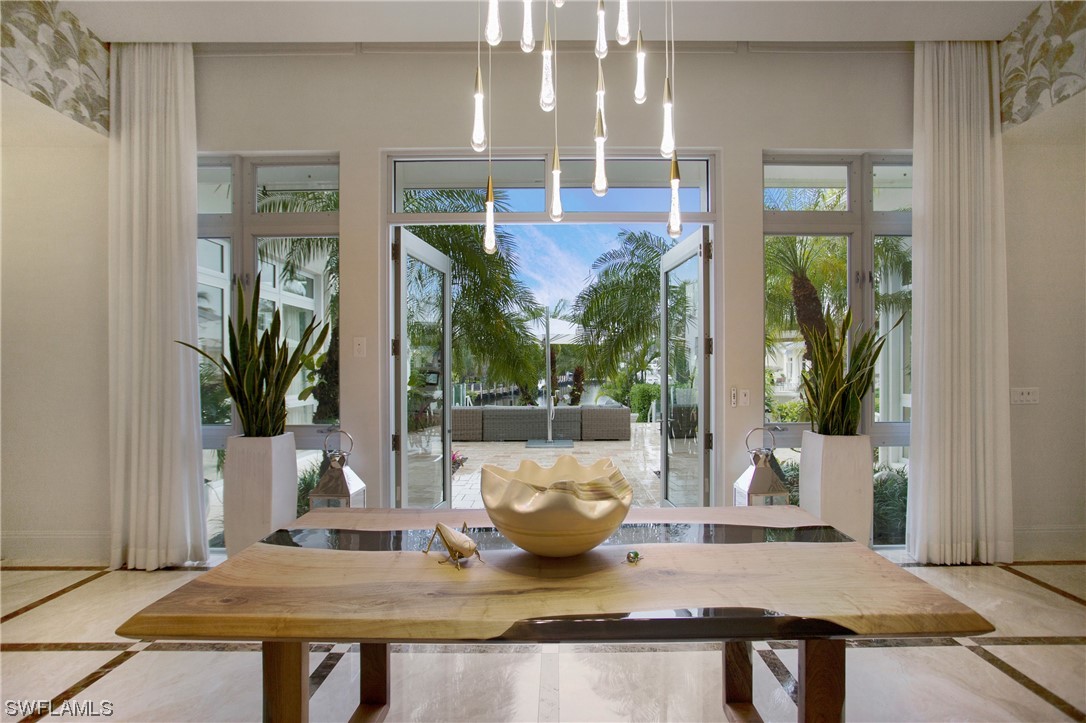 2290 Tarpon, Naples, FL 34102