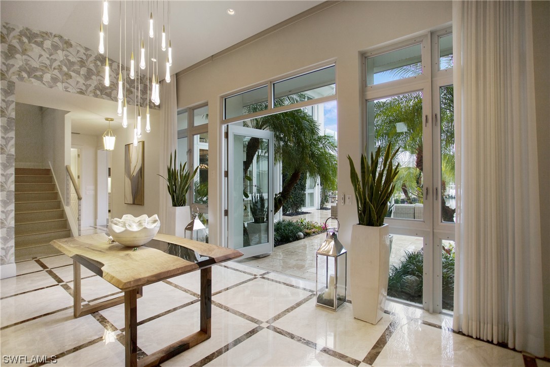 2290 Tarpon, Naples, FL 34102
