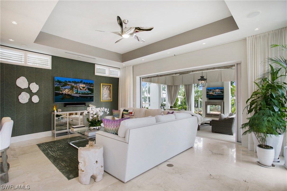 2290 Tarpon, Naples, FL 34102