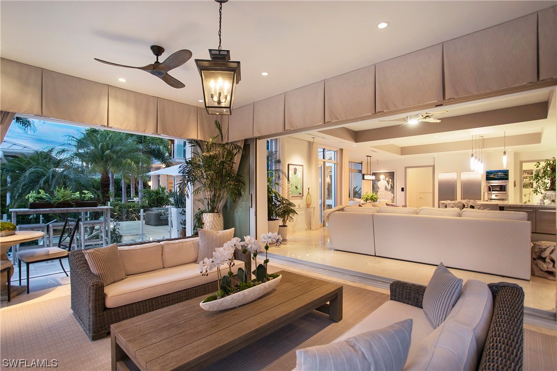 2290 Tarpon, Naples, FL 34102
