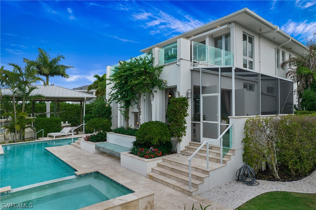 2290 Tarpon, Naples, FL 34102