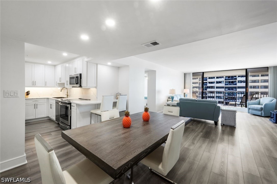 DiningArea