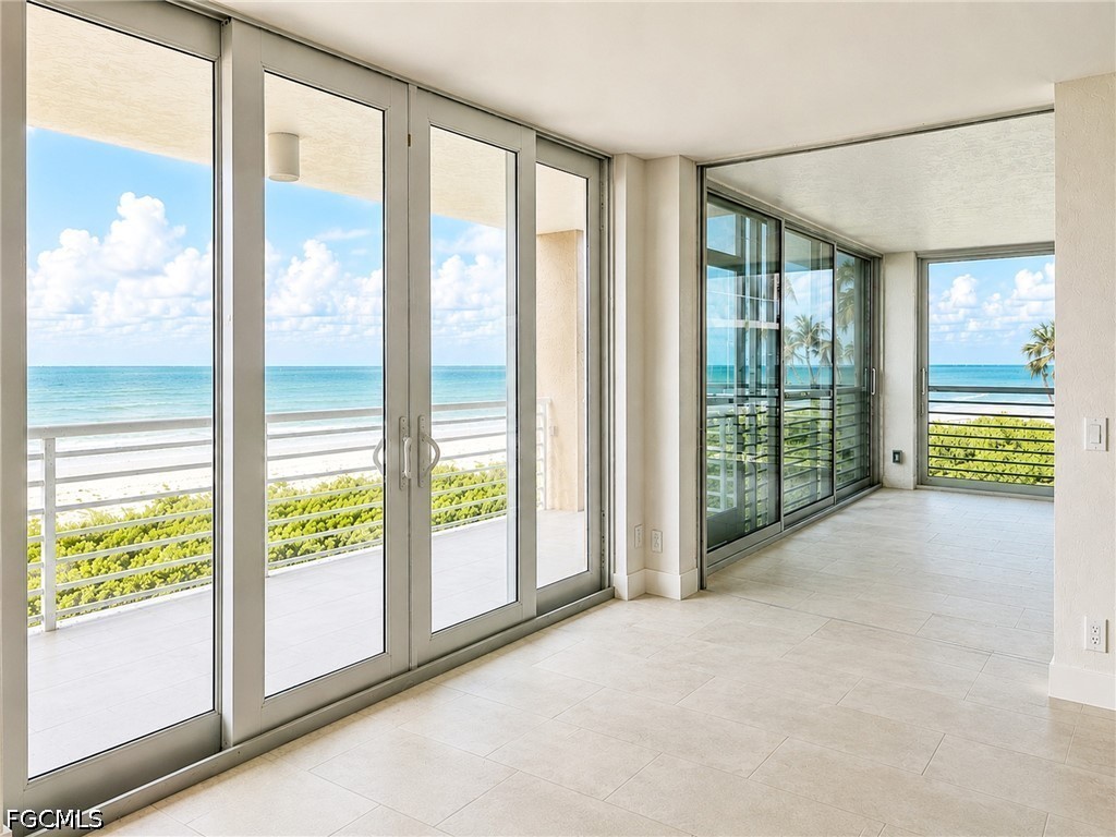 2959 Gulf Unit 204, Sanibel, FL 33957