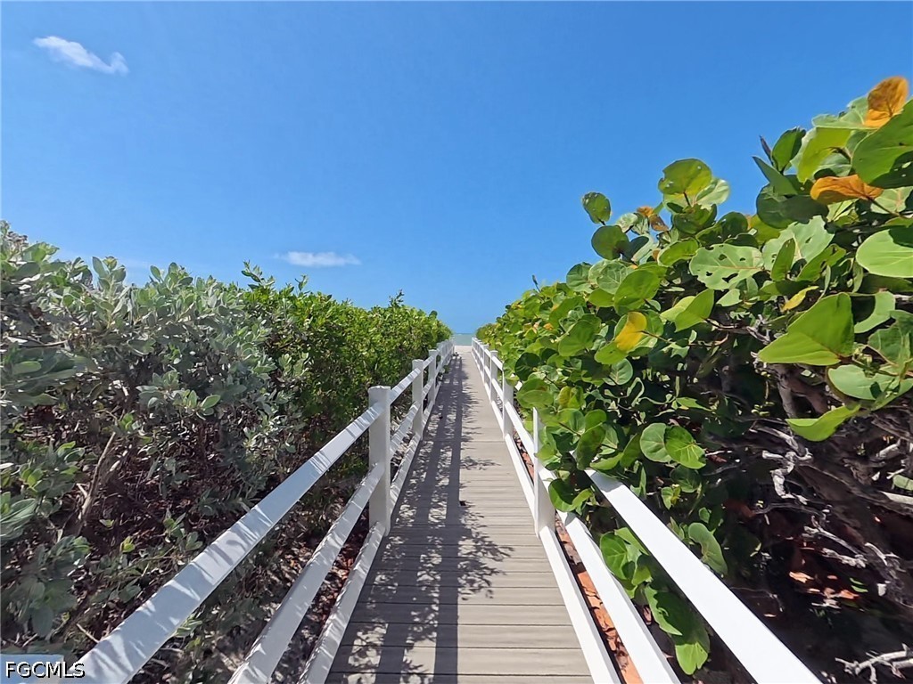 2959 Gulf Unit 204, Sanibel, FL 33957