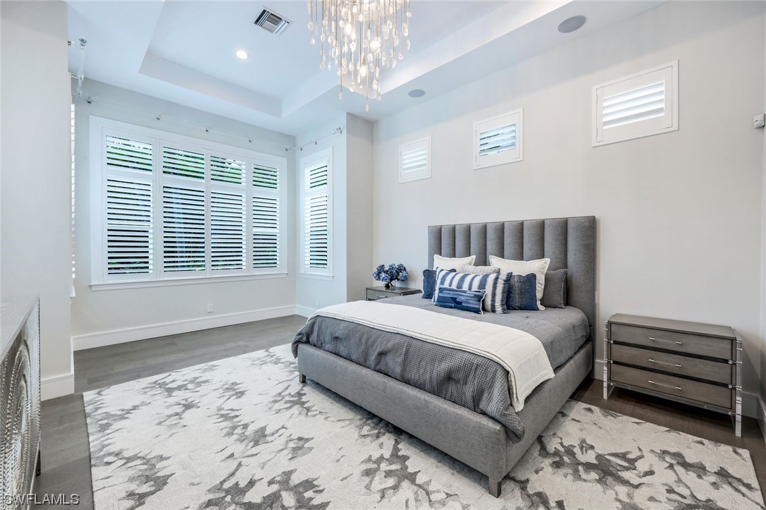 569 Neapolitan, Naples, FL 34103