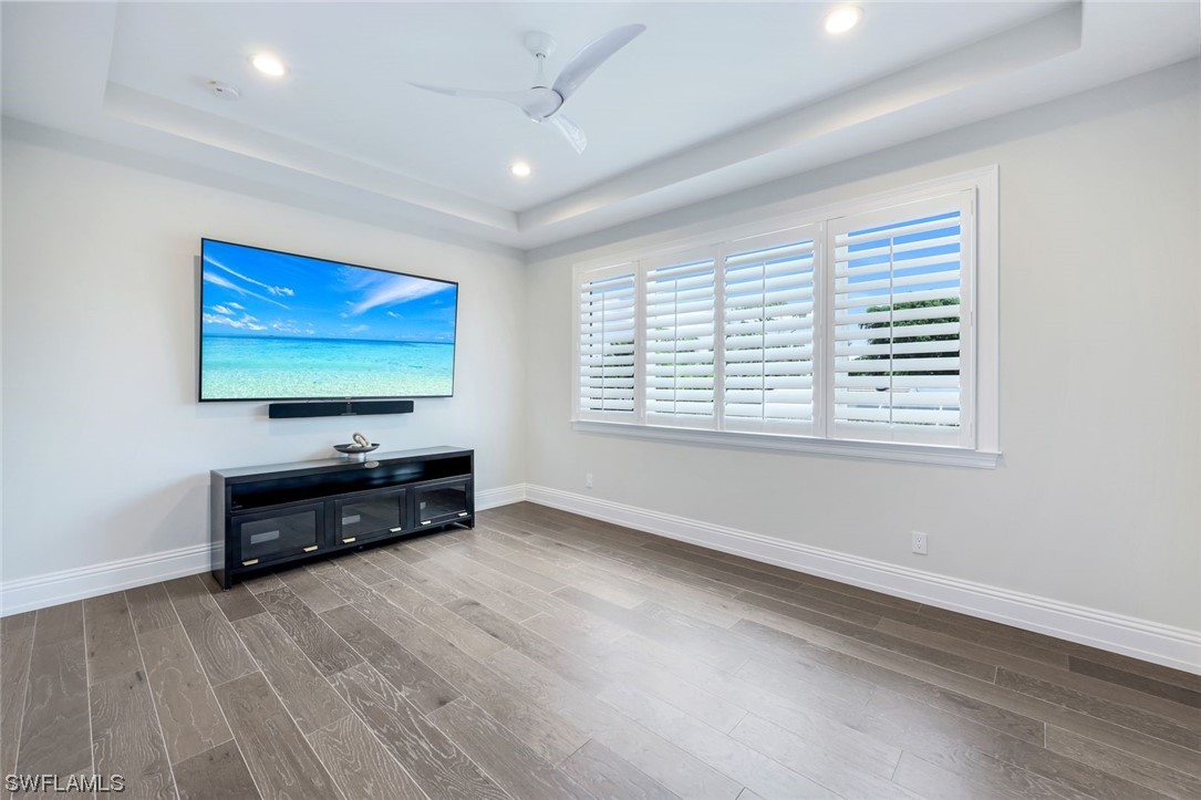 569 Neapolitan, Naples, FL 34103