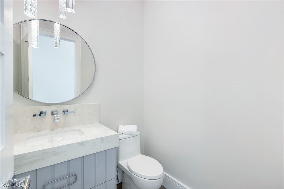569 Neapolitan, Naples, FL 34103