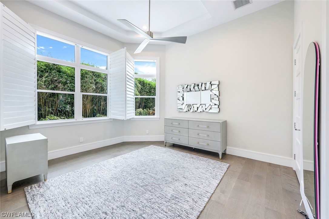 569 Neapolitan, Naples, FL 34103