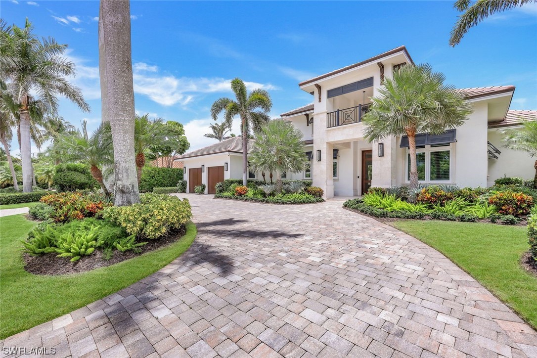 569 Neapolitan, Naples, FL 34103