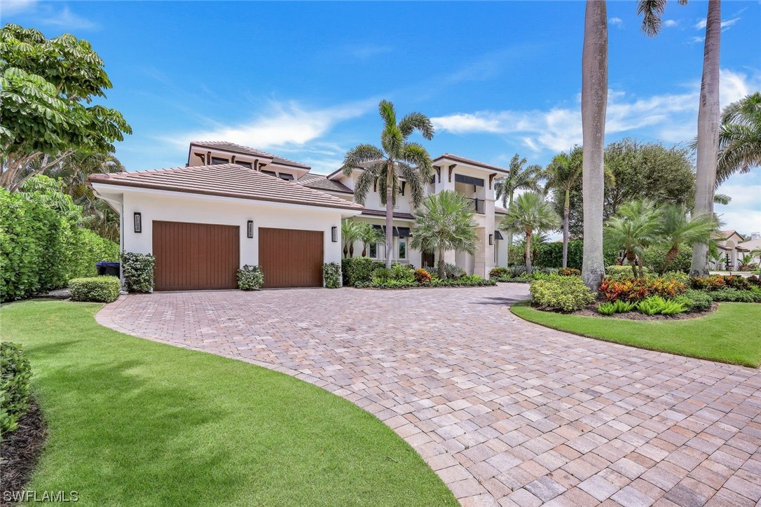 569 Neapolitan, Naples, FL 34103
