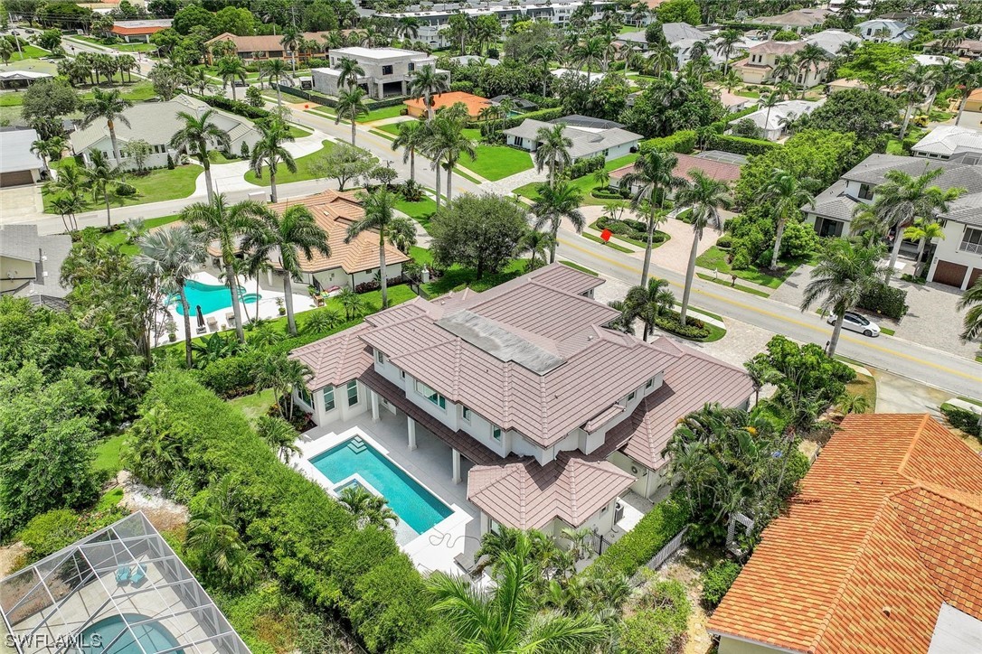 569 Neapolitan, Naples, FL 34103