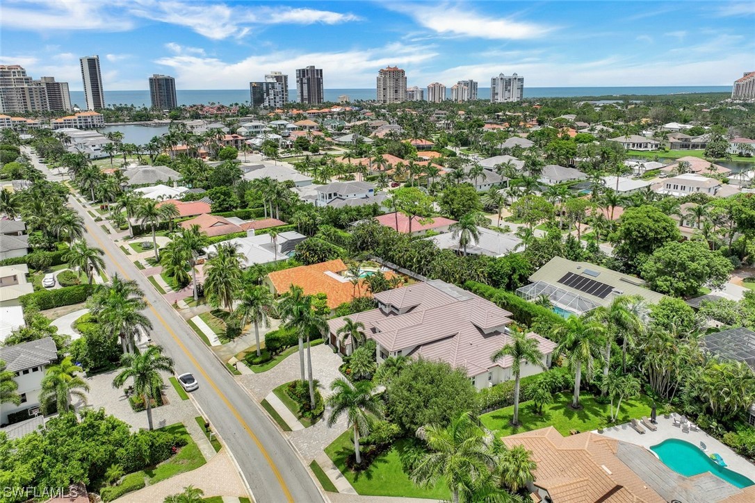 569 Neapolitan, Naples, FL 34103