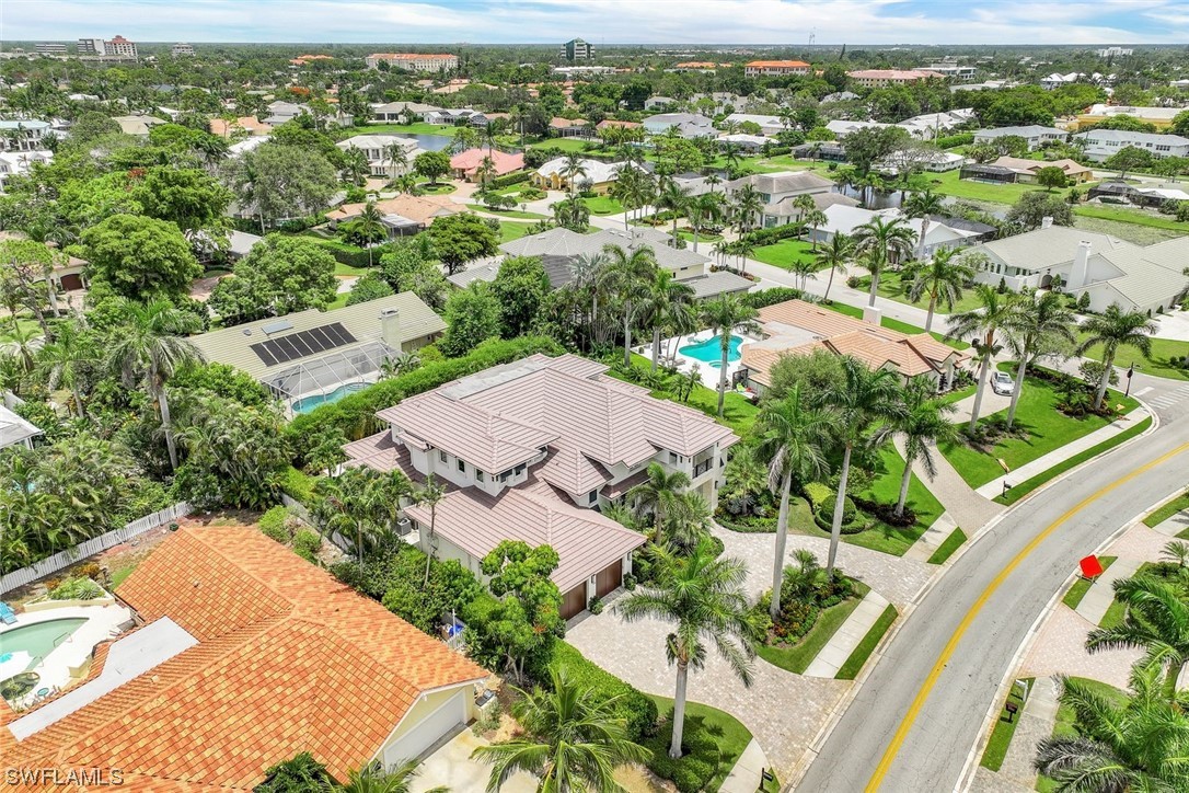 569 Neapolitan, Naples, FL 34103