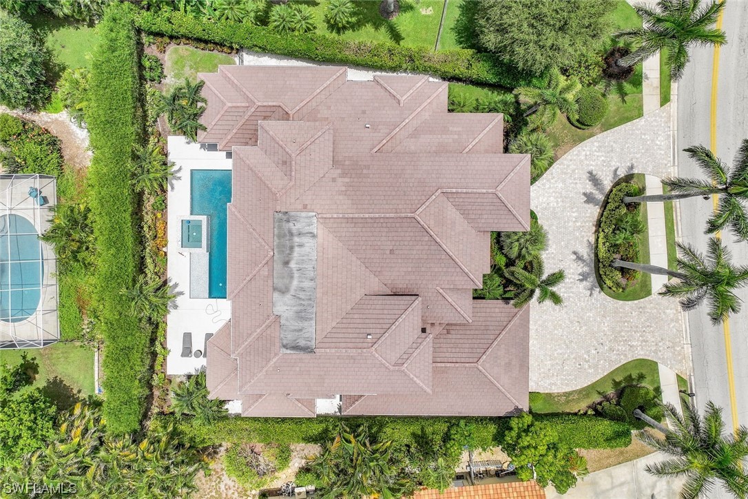 569 Neapolitan, Naples, FL 34103