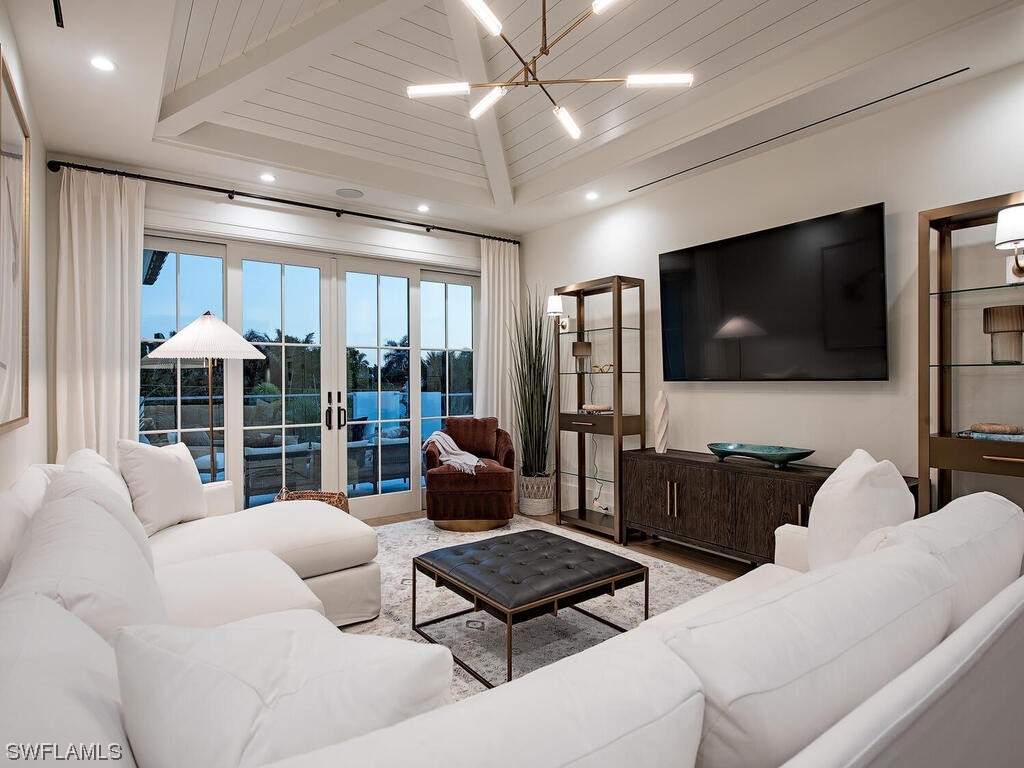626 S Golf, Naples, FL 34102