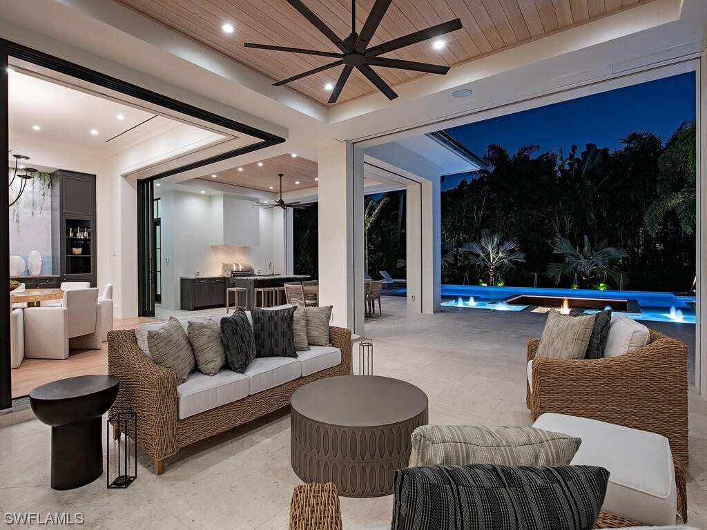 626 S Golf, Naples, FL 34102