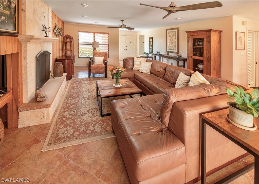 427 Torrey Pines, Naples, FL 34113