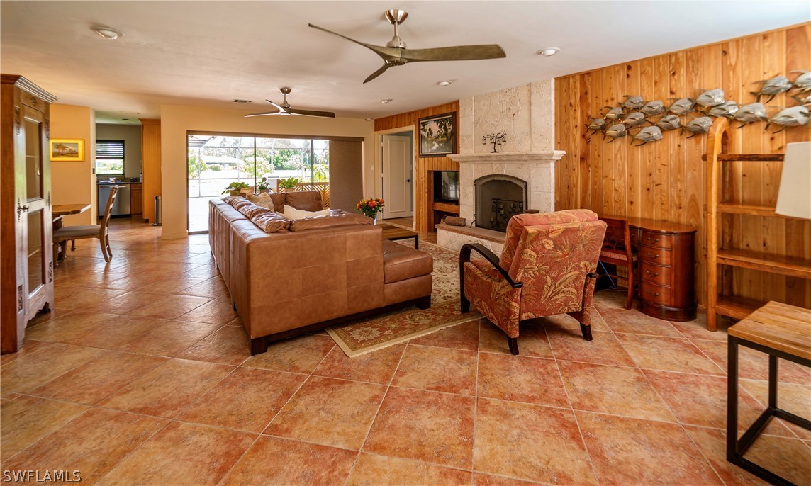 427 Torrey Pines, Naples, FL 34113