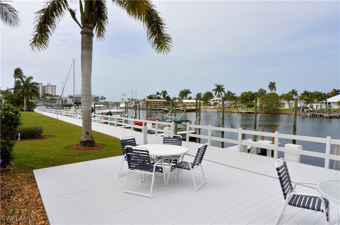 Dock