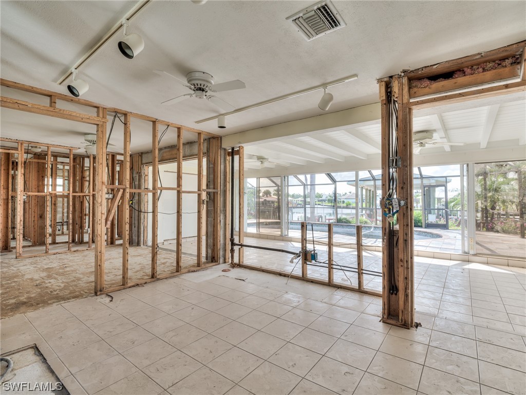 230 Randy, Fort Myers Beach, FL 33931