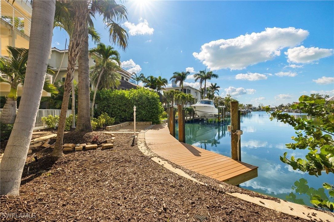 Dock
