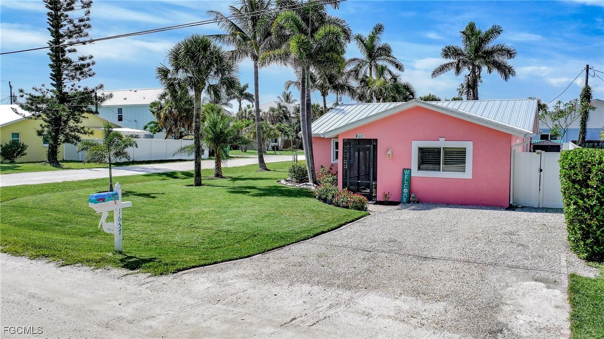 1657 Atlanta Plaza, Sanibel, FL 33957