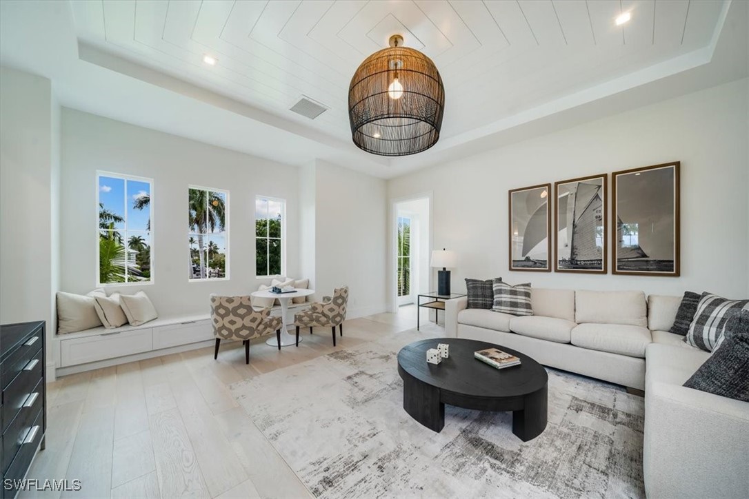 1645 Bonita, Naples, FL 34102
