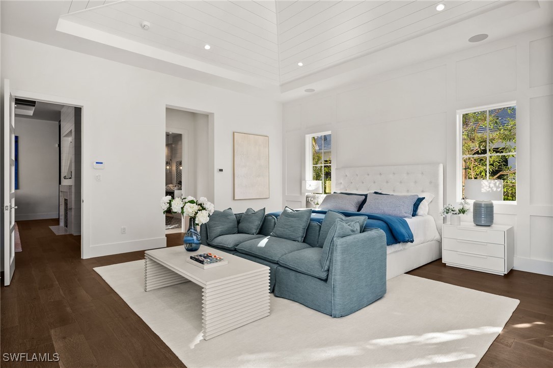 506 Neapolitan, Naples, FL 34103