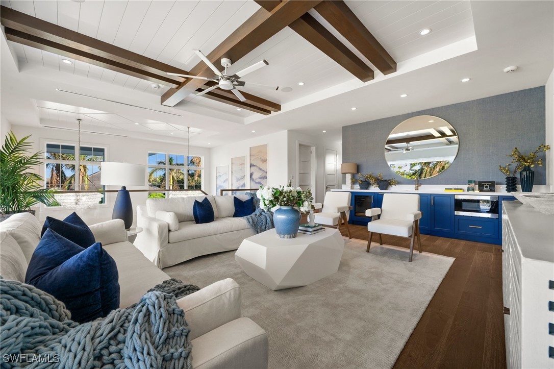 506 Neapolitan, Naples, FL 34103